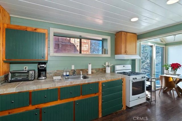 27064 Overlook, Lake Arrowhead, CA 92352