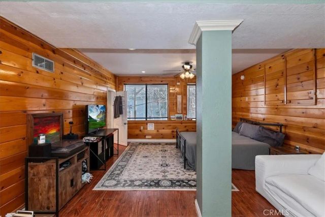 27064 Overlook, Lake Arrowhead, CA 92352