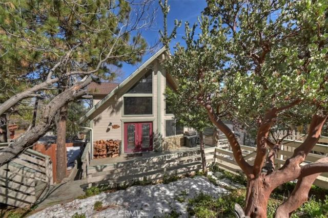 27064 Overlook, Lake Arrowhead, CA 92352