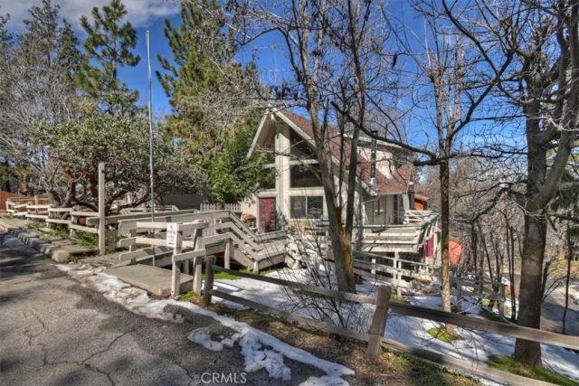 27064 Overlook, Lake Arrowhead, CA 92352