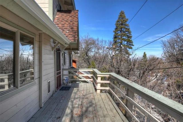 27064 Overlook, Lake Arrowhead, CA 92352