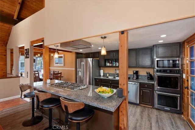 27064 Overlook, Lake Arrowhead, CA 92352