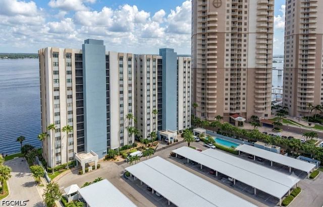 1901 Clifford ST 1003, Fort Myers, FL 33901