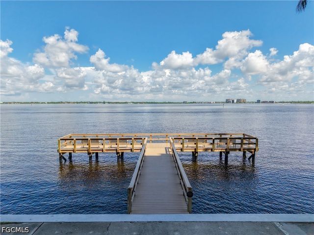 1901 Clifford ST 1003, Fort Myers, FL 33901