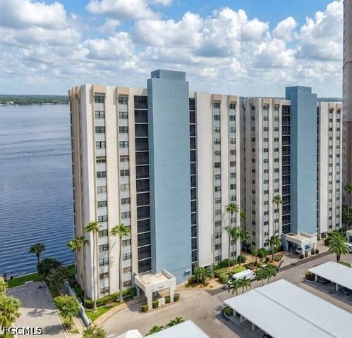 1901 Clifford ST 1003, Fort Myers, FL 33901
