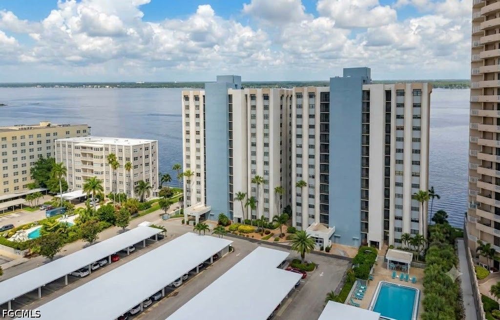 1901 Clifford ST 1003, Fort Myers, FL 33901