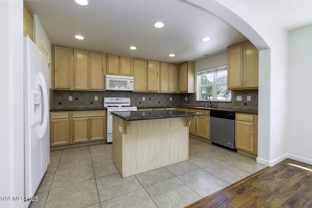 7680 Stone Bluff Way, Reno, NV 89523