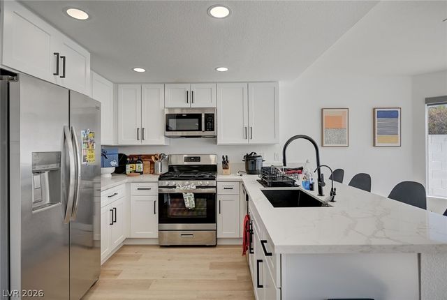 3200 Ivory Coast Drive, Las Vegas, NV 89117