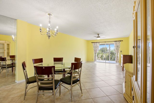 3146 Via Poinciana 407, Greenacres, FL 33467