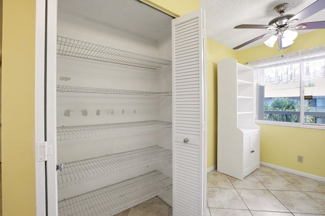 3146 Via Poinciana 407, Greenacres, FL 33467