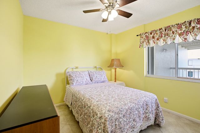 3146 Via Poinciana 407, Greenacres, FL 33467
