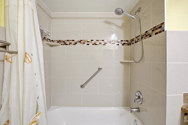 3146 Via Poinciana 407, Greenacres, FL 33467