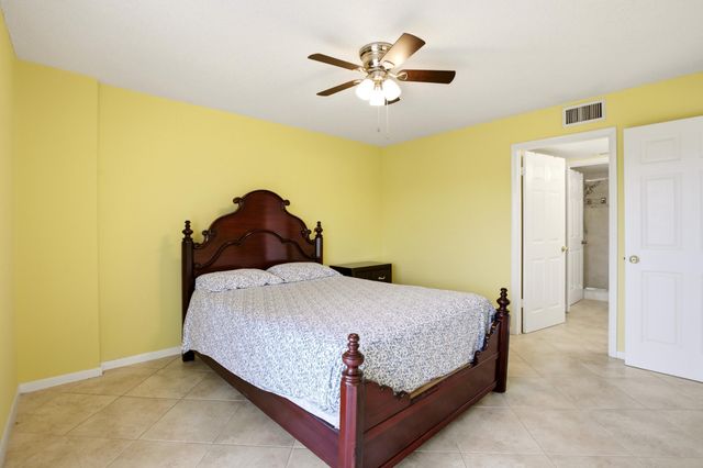 3146 Via Poinciana 407, Greenacres, FL 33467