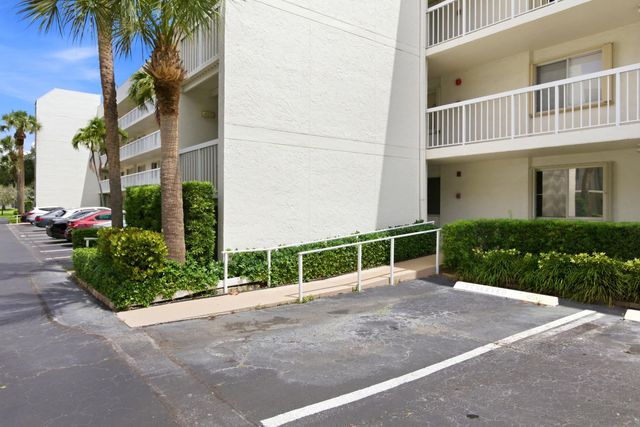 3146 Via Poinciana 407, Greenacres, FL 33467