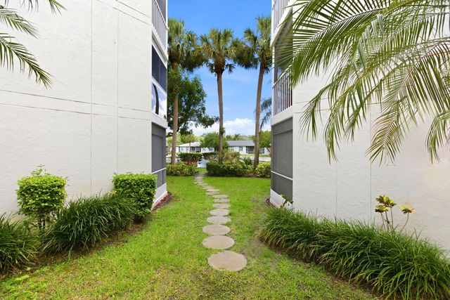 3146 Via Poinciana 407, Greenacres, FL 33467