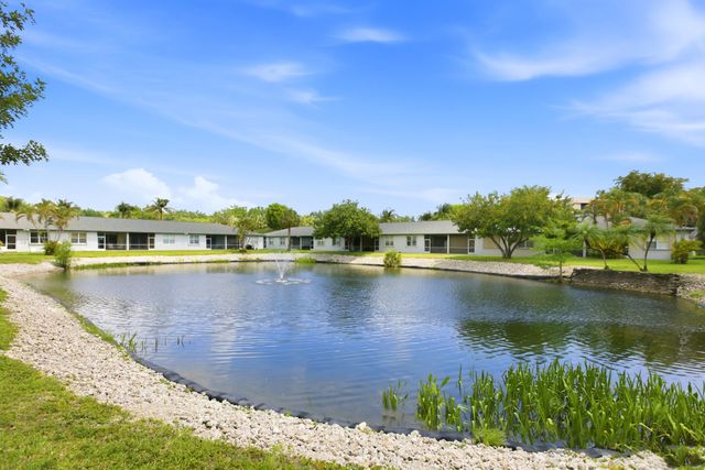 3146 Via Poinciana 407, Greenacres, FL 33467