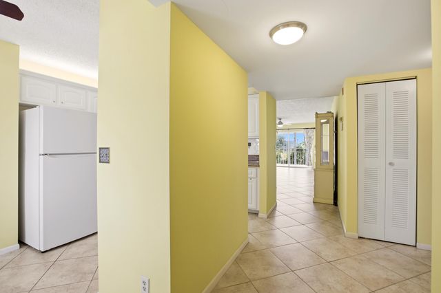 3146 Via Poinciana 407, Greenacres, FL 33467