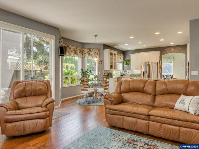 1598 Hallet Ct NW, Salem, OR 97304