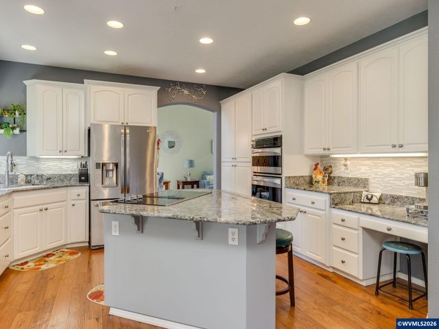 1598 Hallet Ct NW, Salem, OR 97304