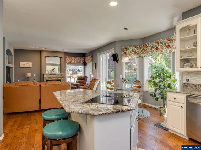 1598 Hallet Ct NW, Salem, OR 97304