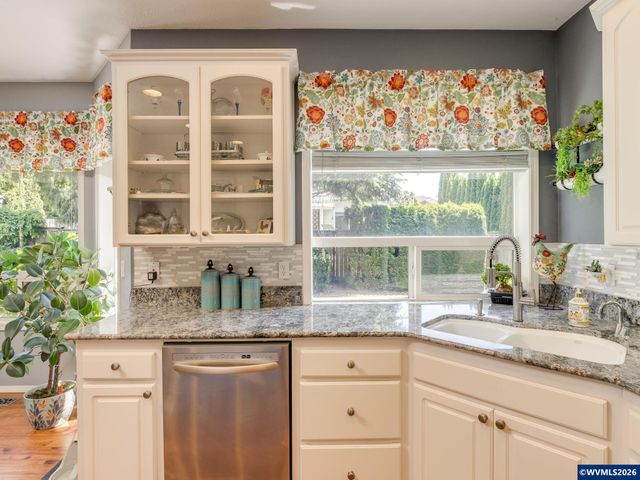 1598 Hallet Ct NW, Salem, OR 97304