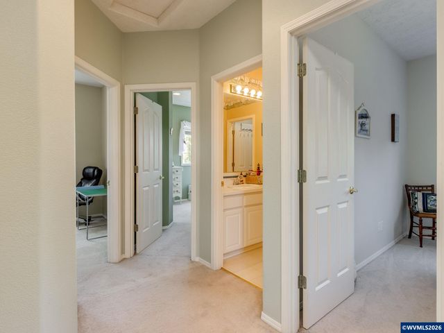 1598 Hallet Ct NW, Salem, OR 97304