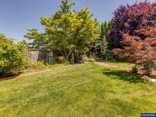 1598 Hallet Ct NW, Salem, OR 97304