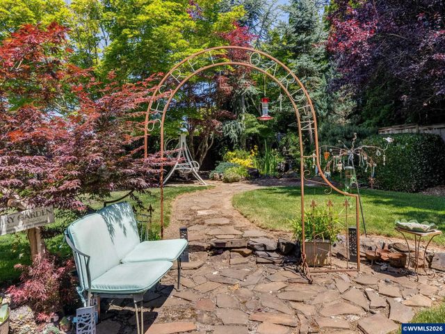 1598 Hallet Ct NW, Salem, OR 97304