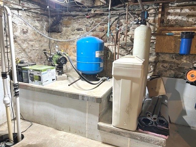 6870 STERRETTANIA, Fairview, PA 16415