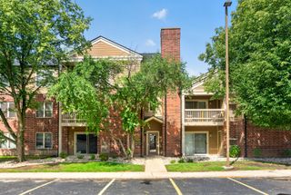 104 Glengarry Drive 106, Bloomingdale, IL 60108