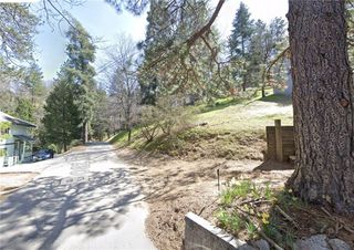 586 Boaz Dr, Crestline, CA 92325
