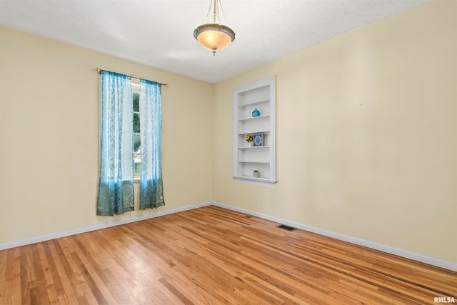 508 N WASHINGTON Street, Mt Pulaski, IL 62548