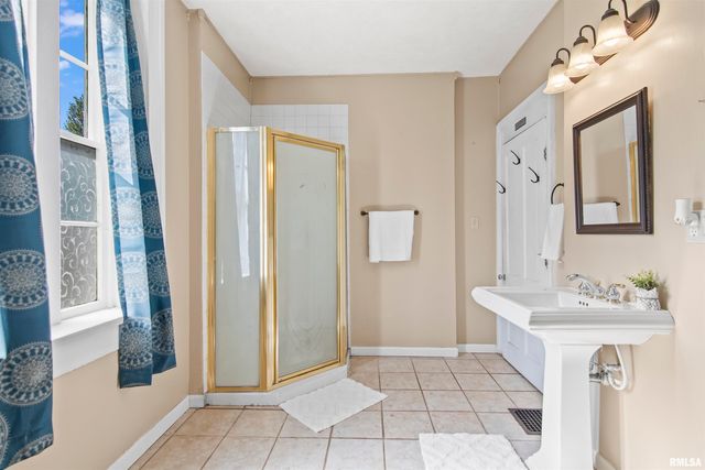 508 N WASHINGTON Street, Mt Pulaski, IL 62548