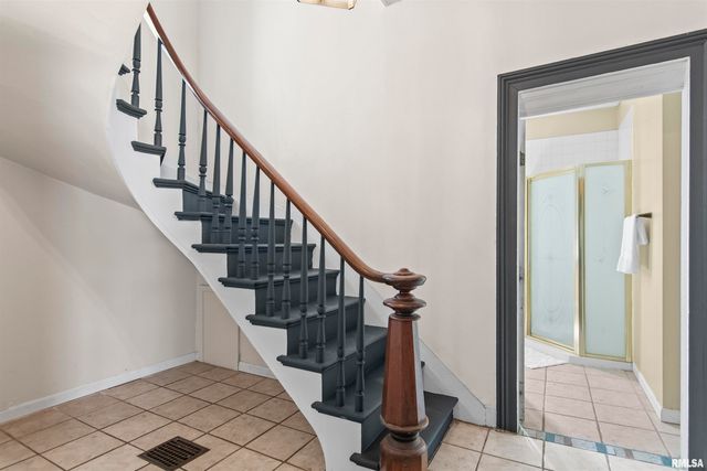 508 N WASHINGTON Street, Mt Pulaski, IL 62548