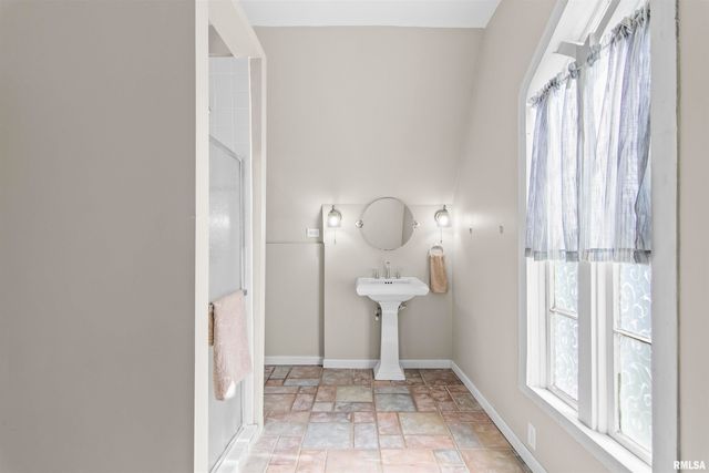 508 N WASHINGTON Street, Mt Pulaski, IL 62548