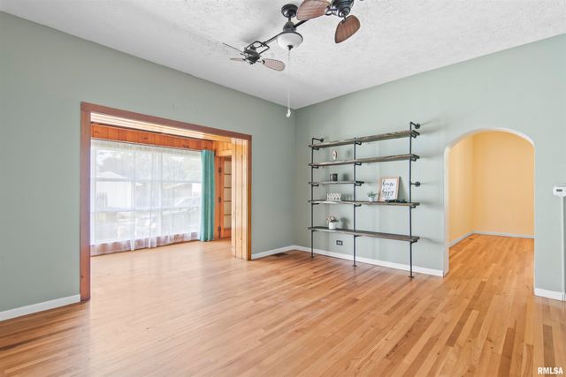 508 N WASHINGTON Street, Mt Pulaski, IL 62548