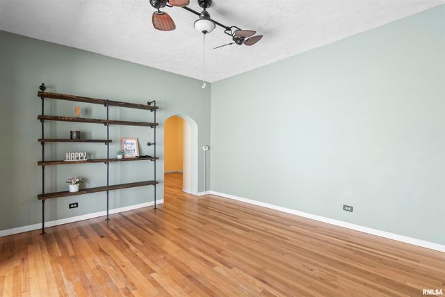 508 N WASHINGTON Street, Mt Pulaski, IL 62548