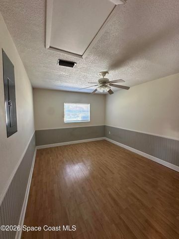 565 Burlington Avenue NE, Palm Bay, FL 32907