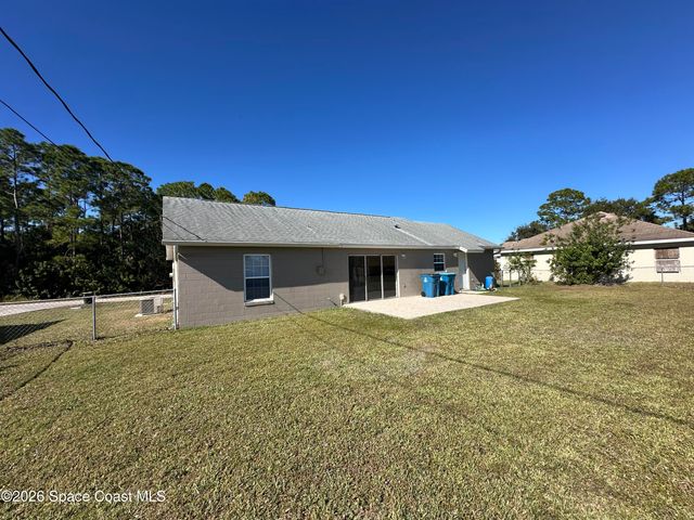 565 Burlington Avenue NE, Palm Bay, FL 32907
