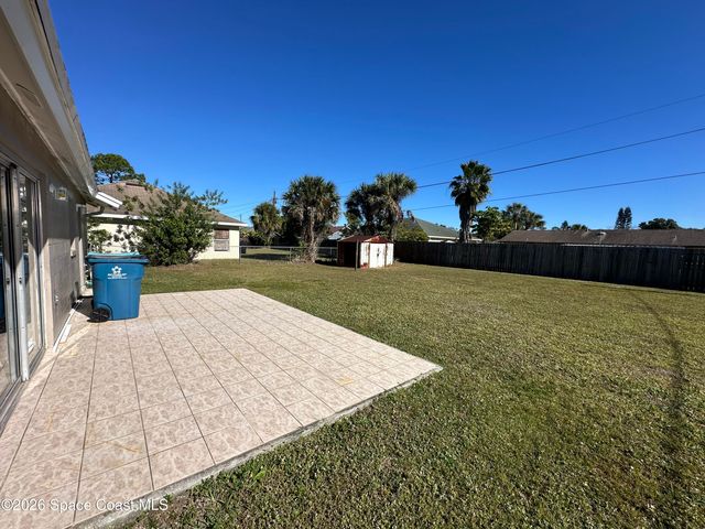 565 Burlington Avenue NE, Palm Bay, FL 32907