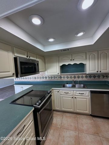 565 Burlington Avenue NE, Palm Bay, FL 32907