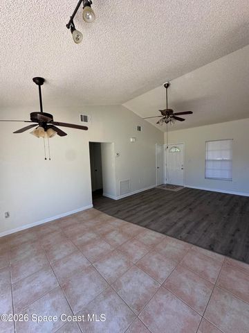 565 Burlington Avenue NE, Palm Bay, FL 32907