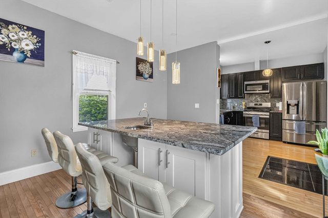 10 Cobbet Pl, Lynn, MA 01902