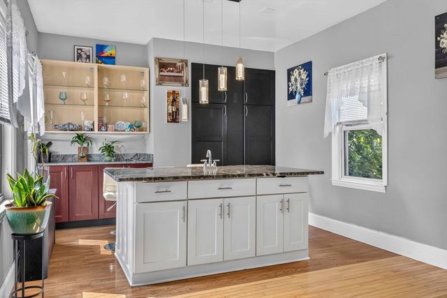 10 Cobbet Pl, Lynn, MA 01902
