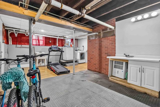 10 Cobbet Pl, Lynn, MA 01902