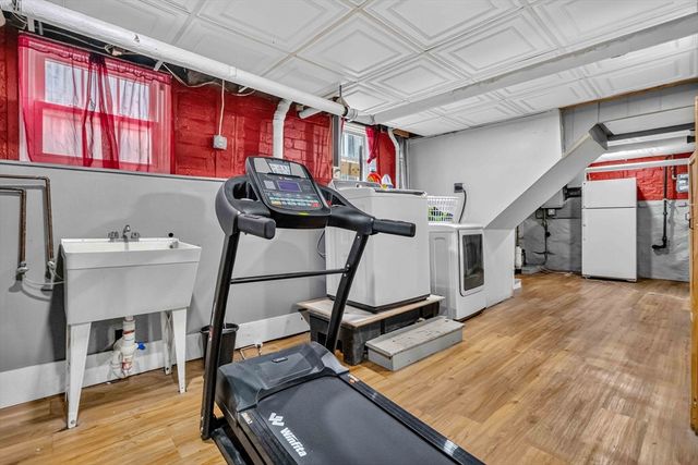 10 Cobbet Pl, Lynn, MA 01902