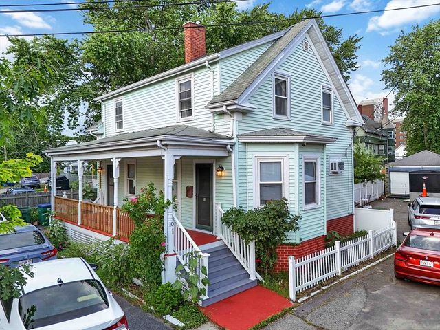 10 Cobbet Pl, Lynn, MA 01902