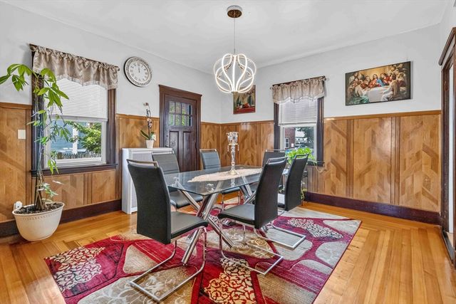 10 Cobbet Pl, Lynn, MA 01902