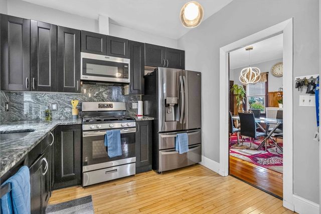 10 Cobbet Pl, Lynn, MA 01902