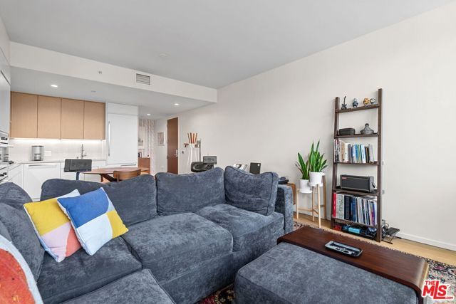 877 Francisco Street 1112, Los Angeles, CA 90017